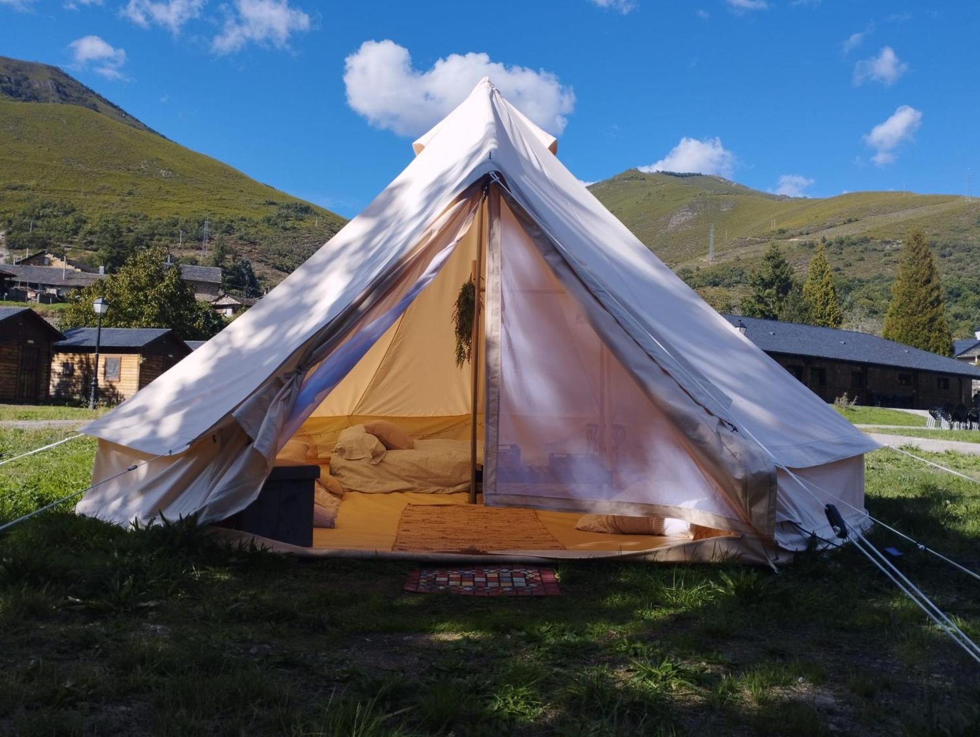 Camping La Zarapica - Palacios Del Sil Exteriér fotografie